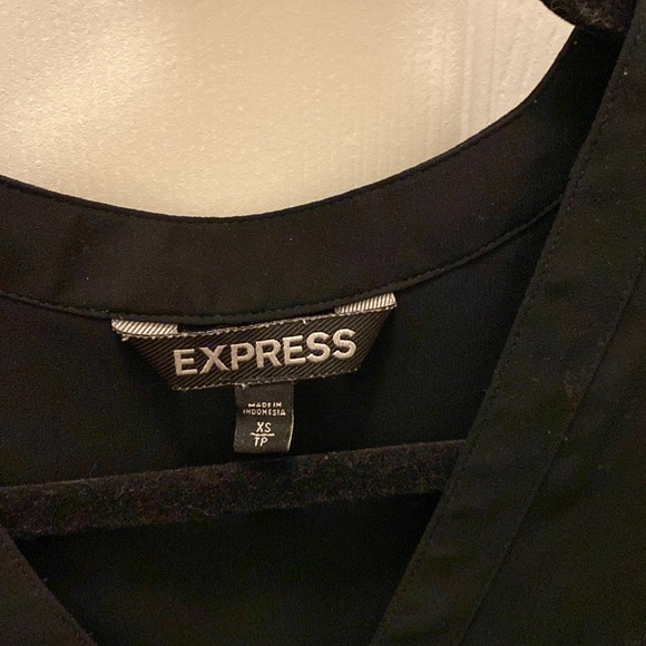 Express Portofino Blouse - Picture 2 of 4